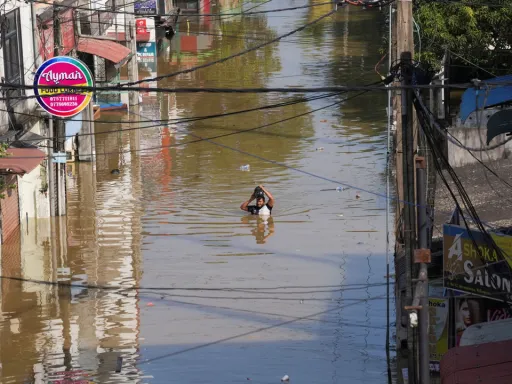 Países enviam ajuda urgente à Sri Lanka após inundações devastadoras que mataram mais de 330 pessoas