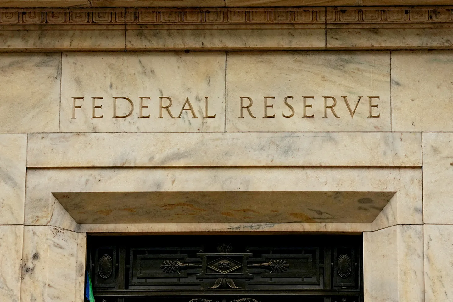 US Fed slashes rates for third time amid deepening rift