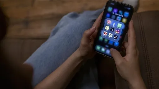 Prva svjetska zabrana društvenih mreža za tinejdžere stupila na snagu u Australiji