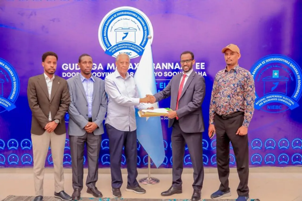 Ururrada Siyaasadeed oo Gudbiyay Liisaska Musharrixiinta Doorashada Deegaanka Banaadir