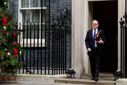 Британскиот премиер ја исклучува опцијата за царинска унија со ЕУ