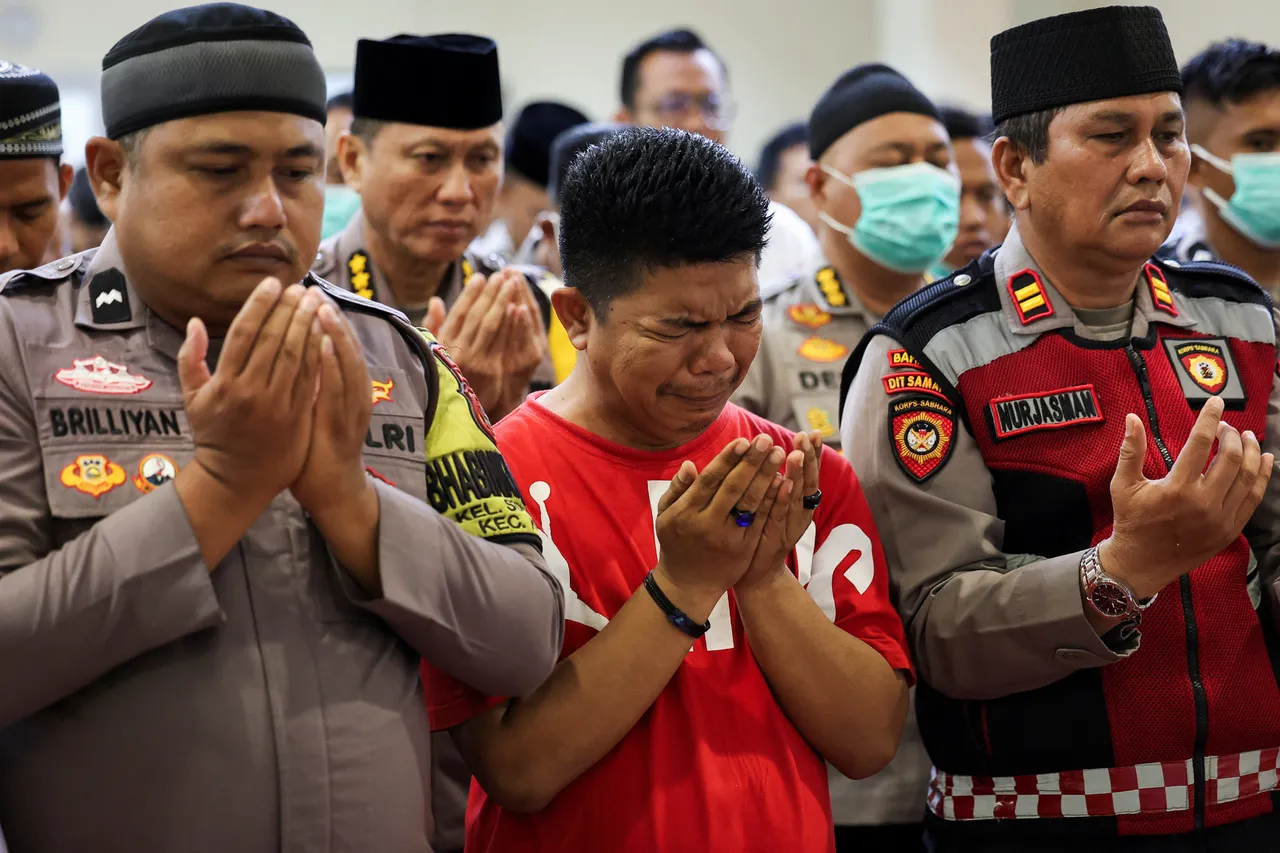 Deaths after landslide in Indonesia’s Java, dozens missing