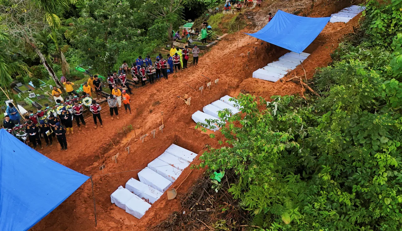 Broj žrtava poplava u Indoneziji premašio 1.000, velika šteta na infrastrukturi