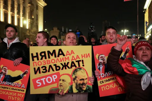 Големиот антивладин протест во Софија заврши без поголеми конфликти, уапсени се повеќе од 30 лица