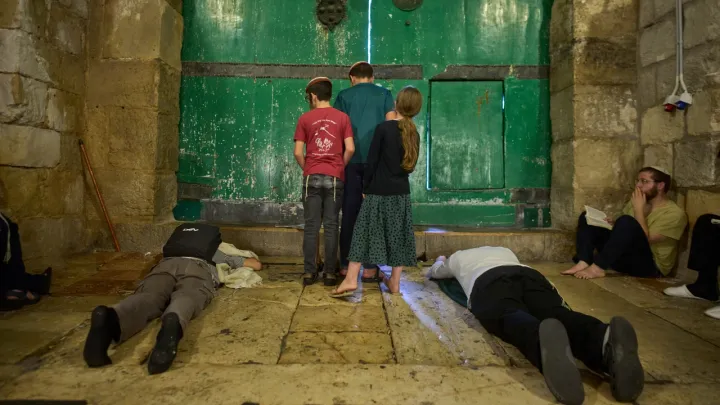 Quase 200 colonos israelitas ilegais invadem a mesquita de Al-Aqsa sob forte proteção policial