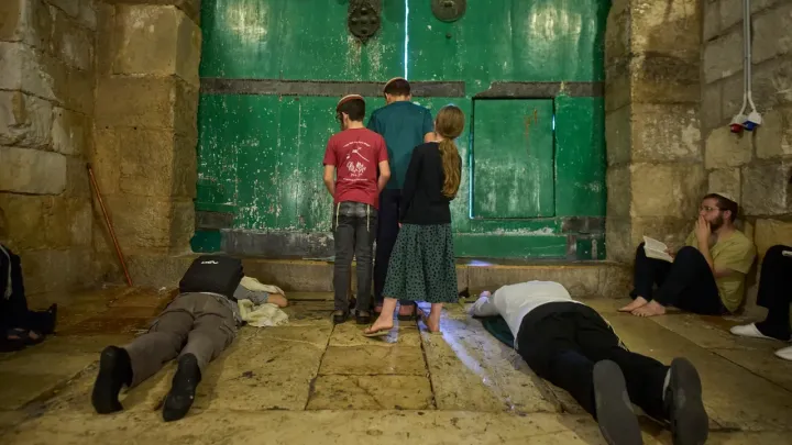 یورش حدود ۲۰۰ شهرکنشین اسرائیلی به محوطه مسجدالاقصی با همراهی نیروهای پلیس