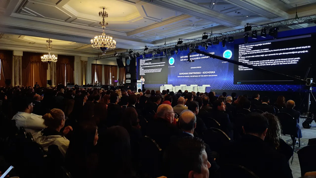 "توازنات جديدة وشراكات عالمية".. انطلاق قمة إسطنبول الاقتصادية بنسختها التاسعة