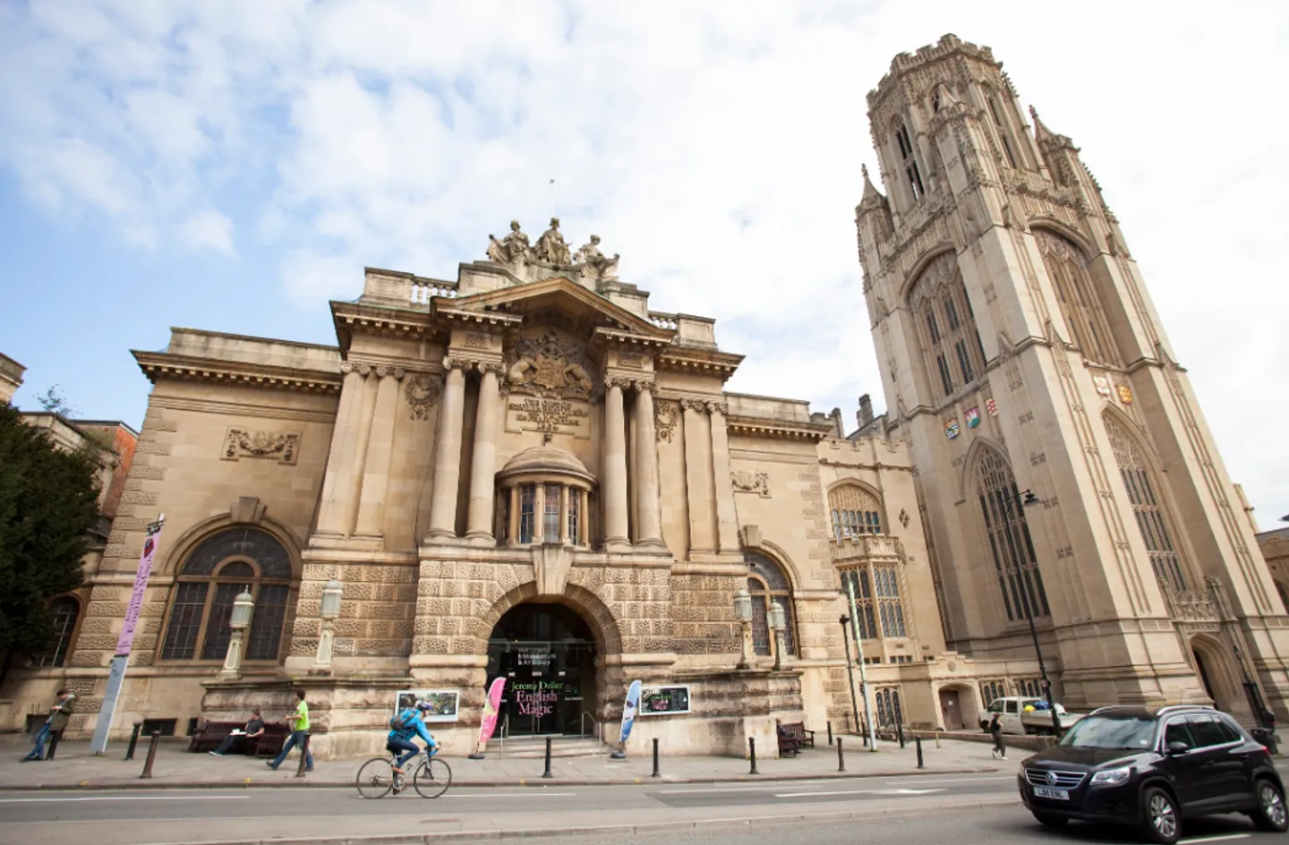 UK police hunt suspects after high-value British Empire artefacts stolen from museum