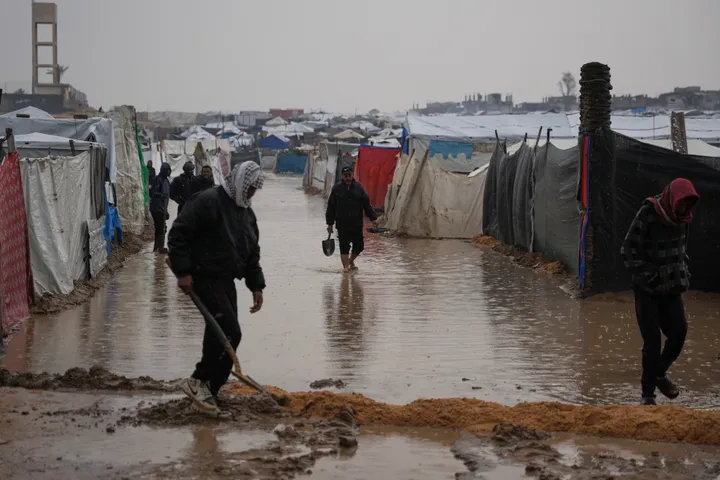EE.UU. prevé avances en alto el fuego, mientras el invierno y las inundaciones azotan Gaza