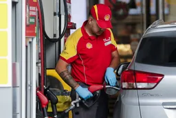 Jualan bahan api luar biasa di sempadan Malaysia–Thailand cetus kebimbangan