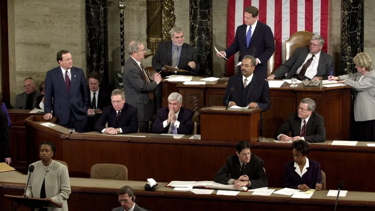 Câmara dos Representantes dos EUA aprova projeto de defesa de 900 mil milhões de dólares
