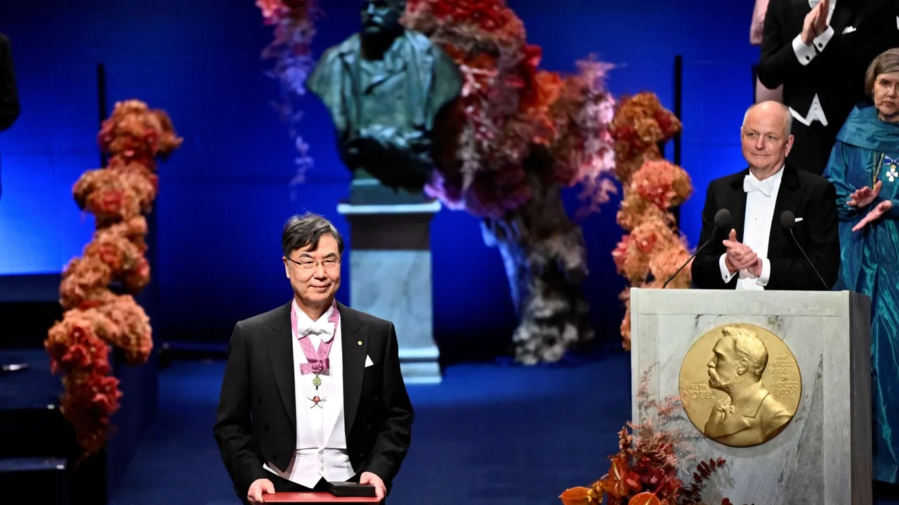 Cientistas japoneses distinguidos com prémios Nobel de medicina e química