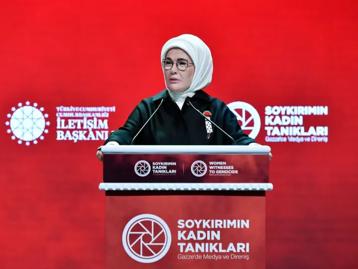 Primeira-dama da Türkiye elogia a “sabedoria e coragem” das jornalistas em Gaza