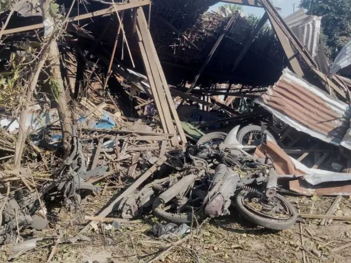 Ataque aéreo da junta militar de Myanmar contra hospital faz 31 mortos, deixando dezenas de feridos