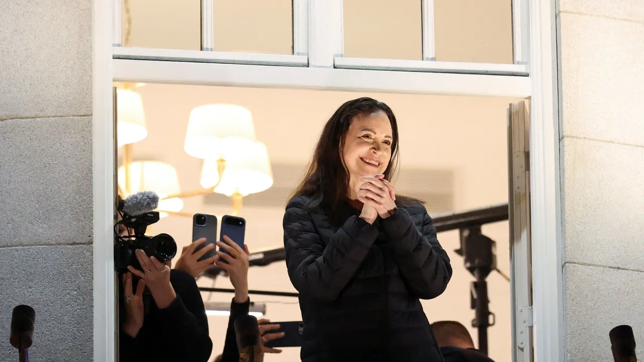 Machado sai do esconderijo após a filha receber o Prémio Nobel da Paz em seu nome