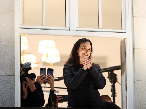 Machado sai do esconderijo após a filha receber o Prémio Nobel da Paz em seu nome