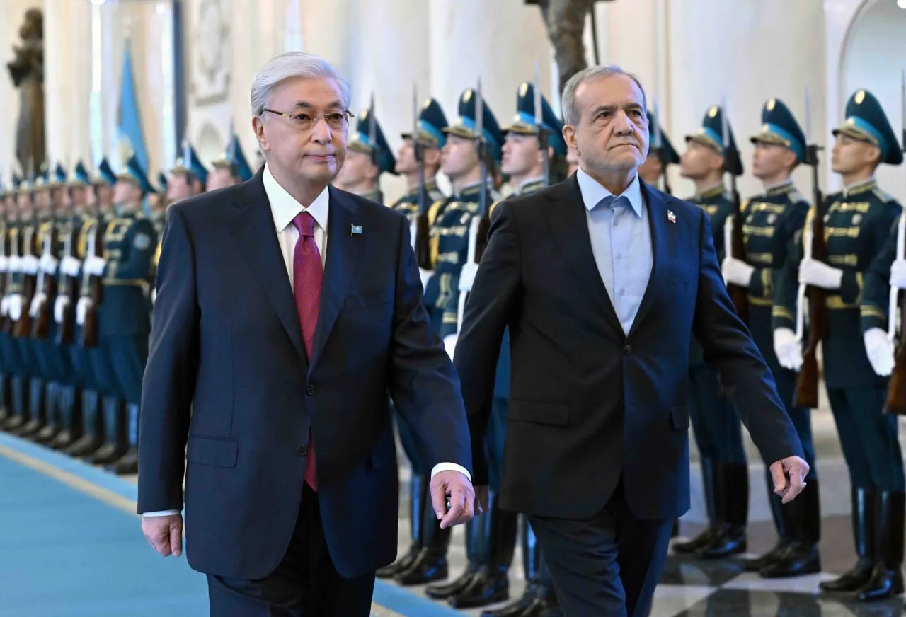 امضای ۱۴ سند همکاری و تبادل ۸ تفاهم‌نامه میان ایران و قزاقستان