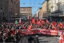 Sciopero generale Cgil, disagi per i cittadini e cortei in tutta Italia