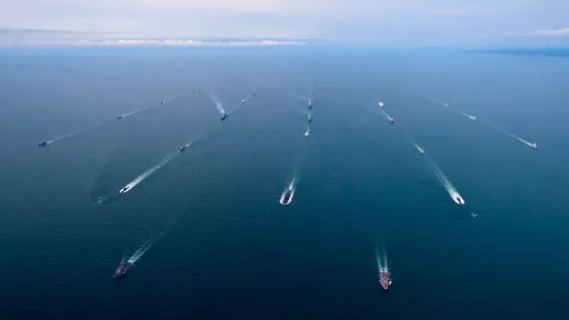 Трамп разрешил бить по «теневому флоту» России?