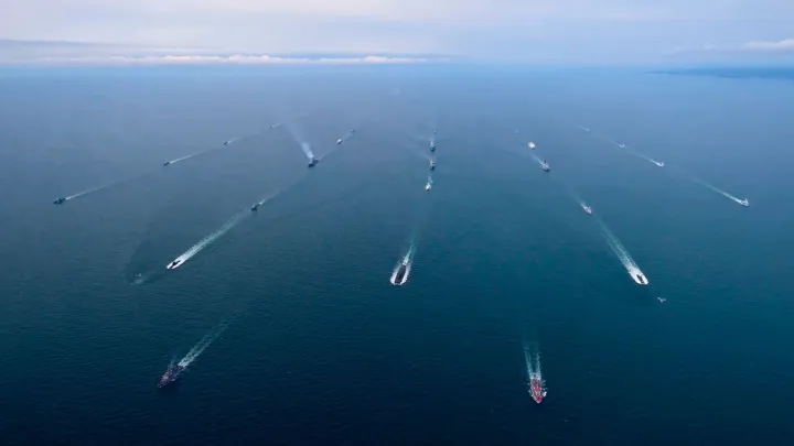 Трамп разрешил бить по «теневому флоту» России?