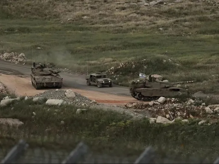 إسرائيل تطلق قذائف مدفعية تجاه قرى بالقنيطرة ودرعا السورية