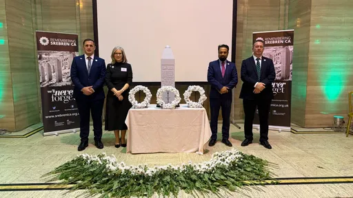 Spomenik Srebrenici otkriven u Walesu: Simbol sjećanja i borbe protiv negiranja genocida