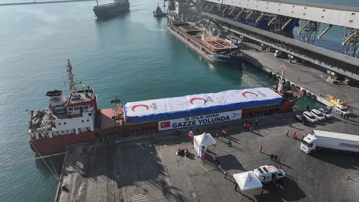 انطلاق "سفينة الخير" التاسعة عشرة المحملة بالمساعدات إلى غزة من ميناء مرسين التركي