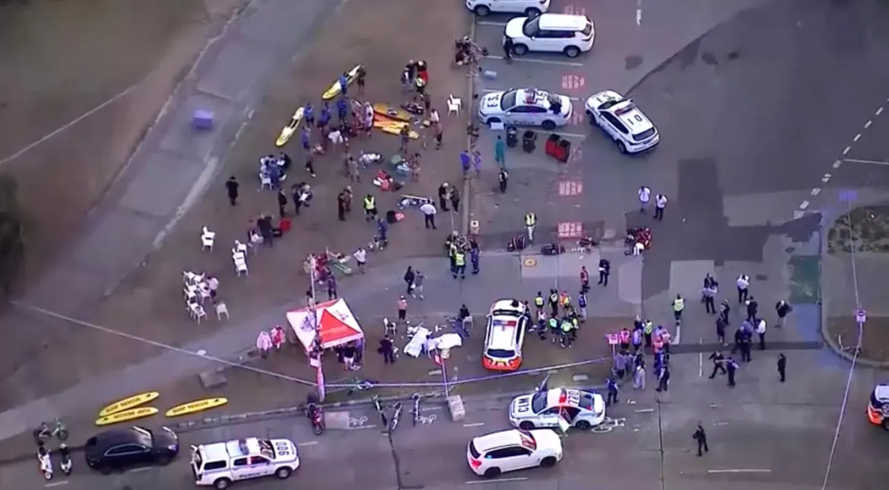 Најмалку 10 загинати, 12 повредени во пукање на плажа во Австралија