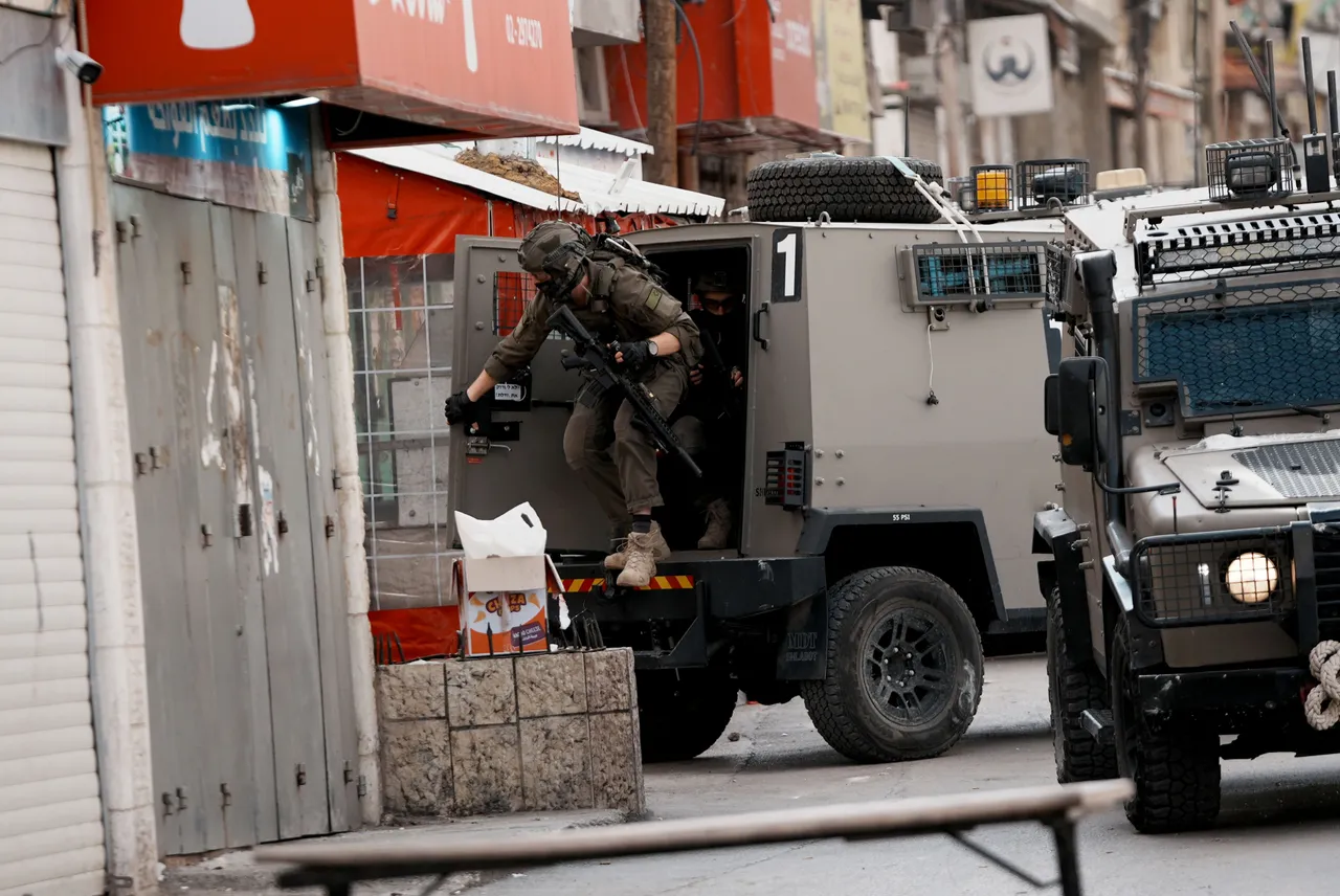 الضفة.. استشهاد طفل برصاص الاحتلال في جنين وسط اعتقالات واقتحامات إسرائيلية متواصلة