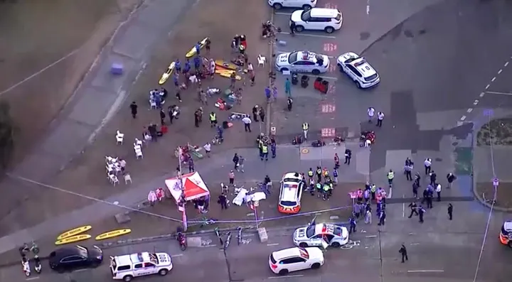 Najmanje 10 mrtvih, 12 povrijeđenih u pucnjavi na plaži u Australiji