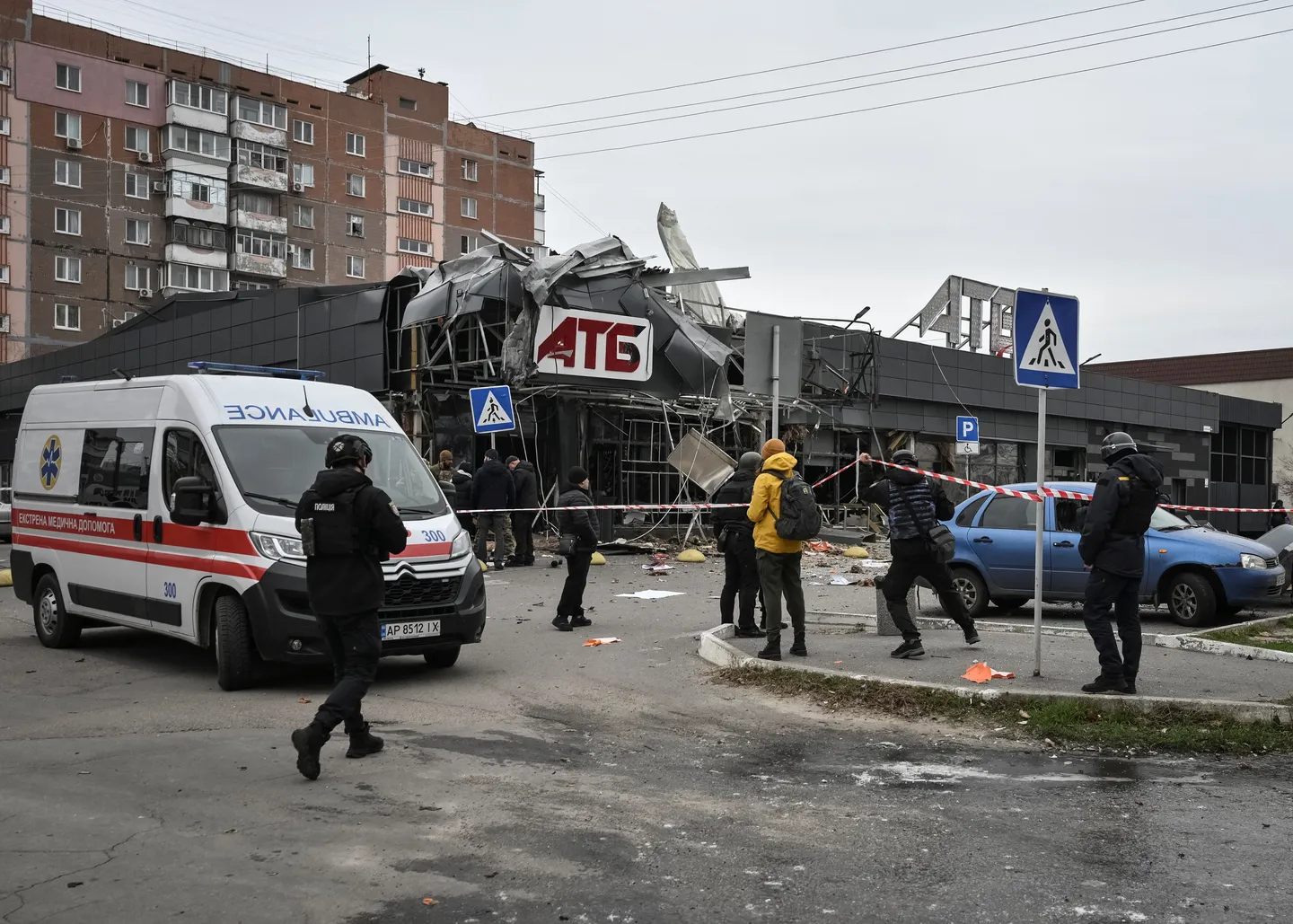 موسكو تعلن سيطرتها على أراض أوكرانية وإسقاطها 235 مسيّرة وزيلينسكي: روسيا تطيل أمد الحرب