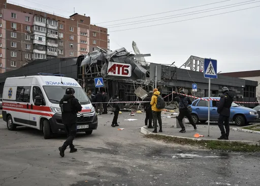 موسكو تعلن سيطرتها على أراض أوكرانية وإسقاطها 235 مسيّرة وزيلينسكي: روسيا تطيل أمد الحرب