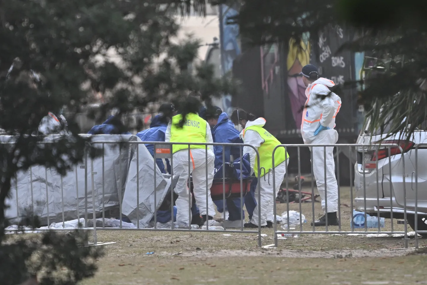 Polizei: 50-jähriger Vater und sein Sohn haben Anschlag in Sydney verübt