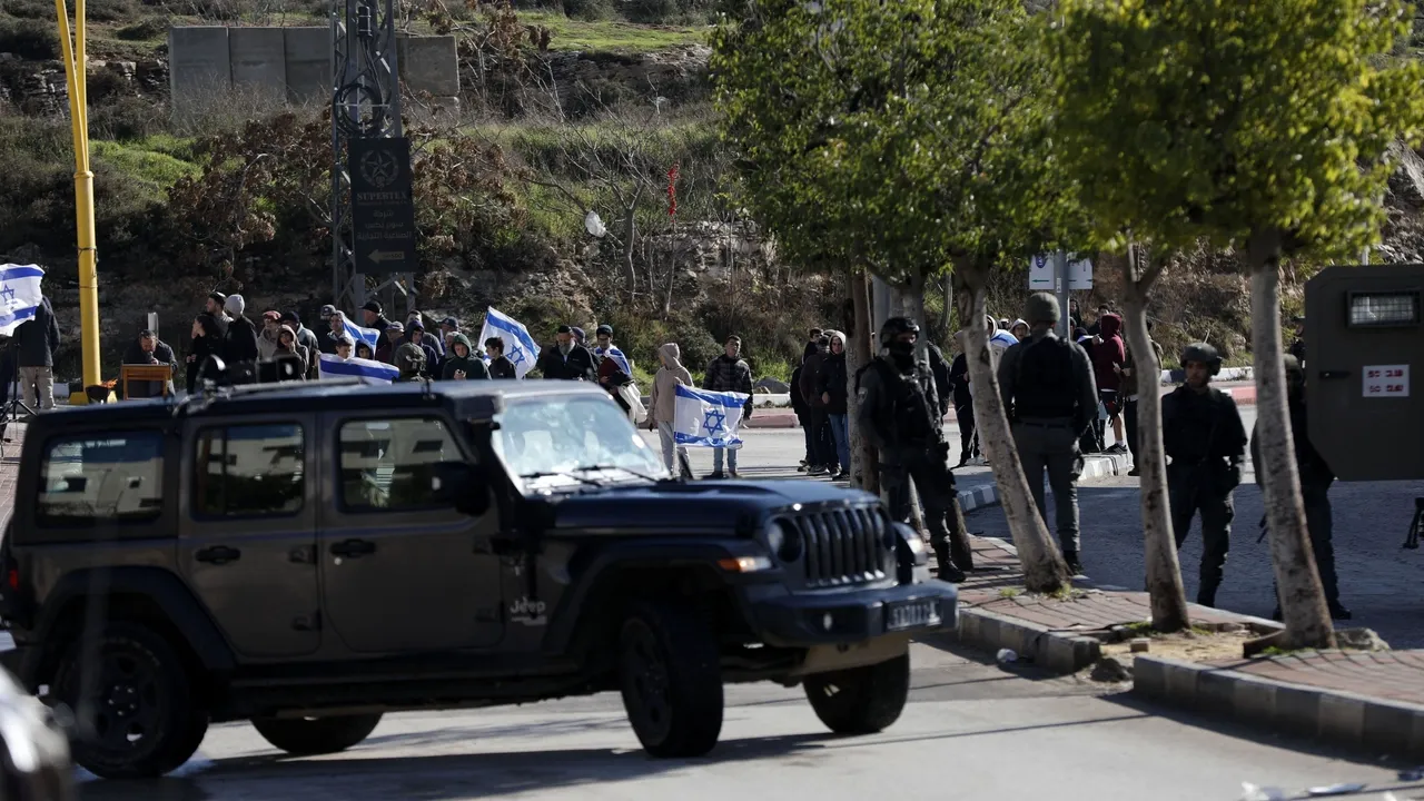Tensões aumentam enquanto Israel invade Ramallah, Belém e Jericó durante a noite