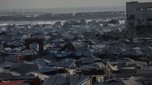 سازمان جهانی بهداشت: بارشهای شدید در غزه دستکم ۱۰ کشته بر جای گذاشته است