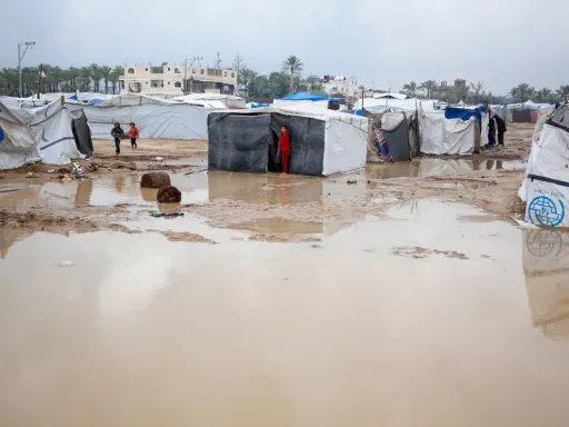 OMS: Chuvas intensas matam pelo menos 10 pessoas em Gaza nas últimas 24 horas