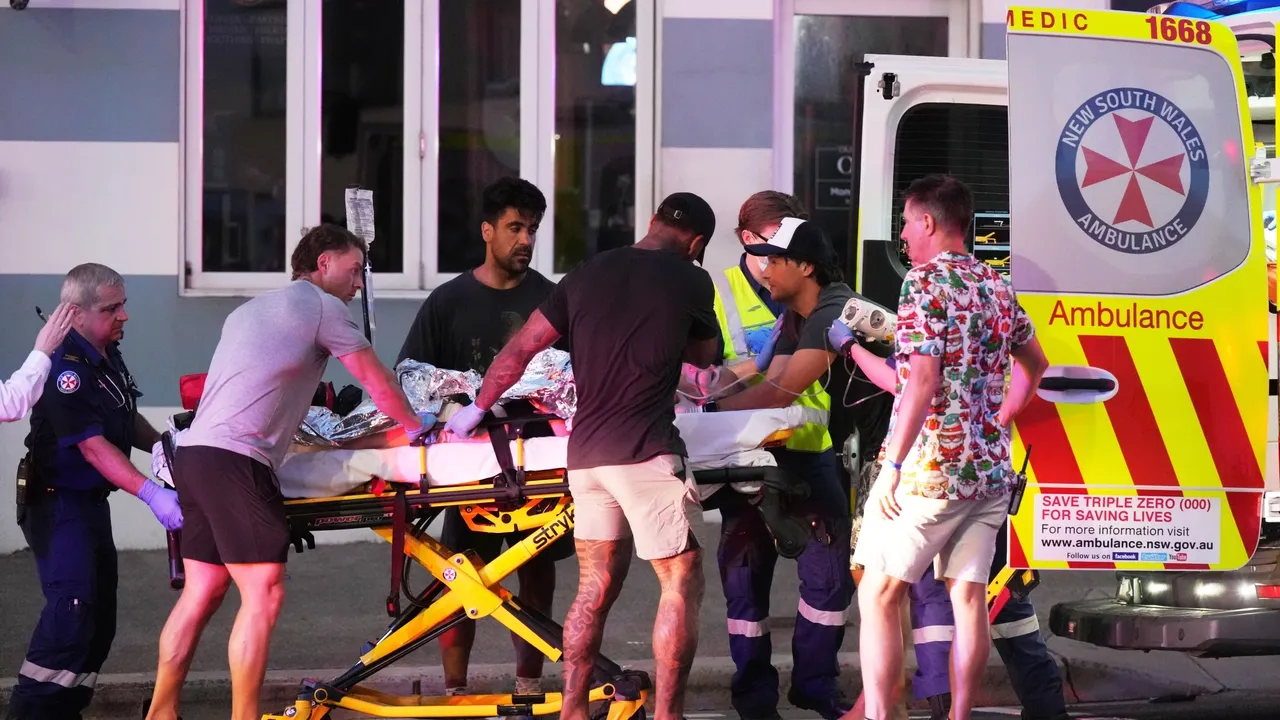 Pelo menos 12 mortos num tiroteio em massa na Bondi Beach de Sydney, na Austrália