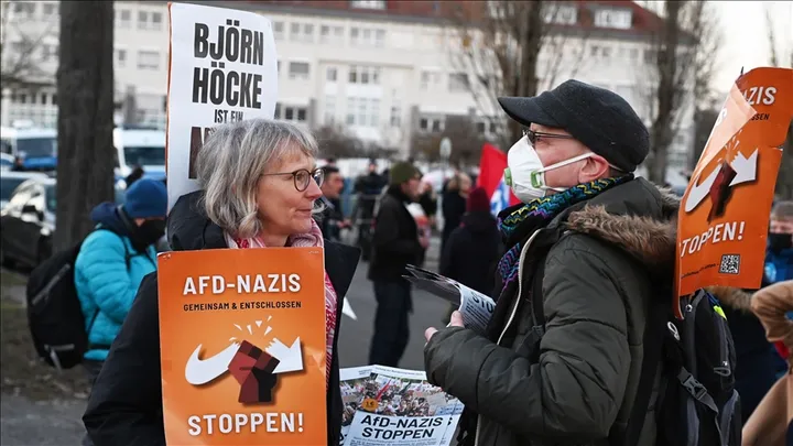 Padi penale ndaj deputetit gjerman për “përshëndetje naziste”, rrezikon deri në tre vjet burg