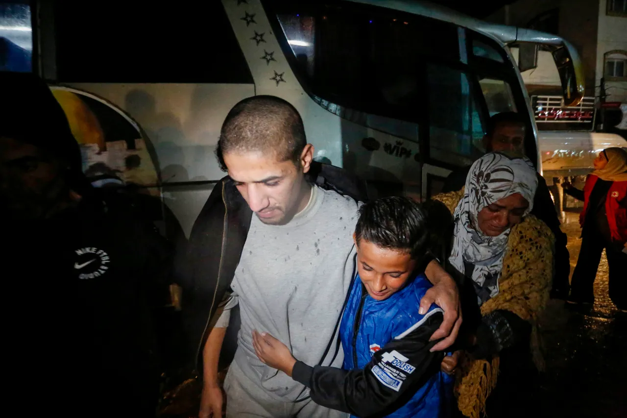 Israeli army releases 10 more Palestinians prisoners after months of detention