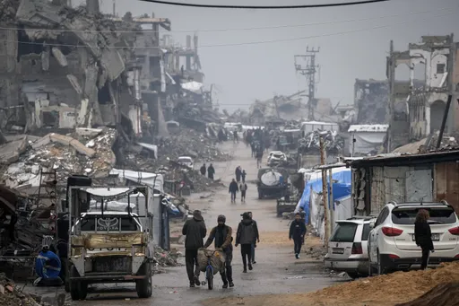 Из обрушившегося здания в Газе спасли двух детей