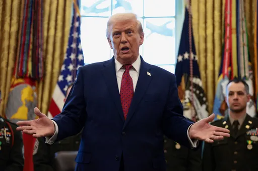 Trump says Ukraine deal near as Zelenskyy rules out Donbas concessions