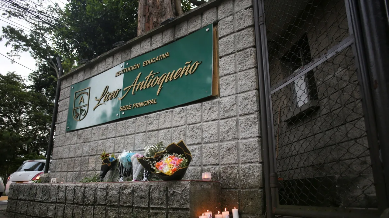 Acidente com autocarro escolar na Colômbia faz 17 mortos e 20 feridos