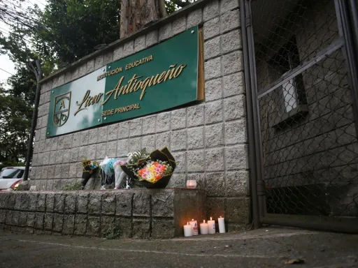 Acidente com autocarro escolar na Colômbia faz 17 mortos e 20 feridos