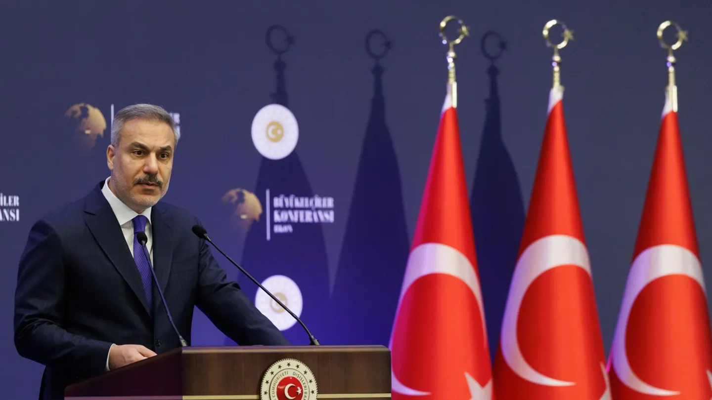 نشست سهسطحی روز جهانی خانواده زبان ترکی با حضور هاکان فیدان برگزار شد