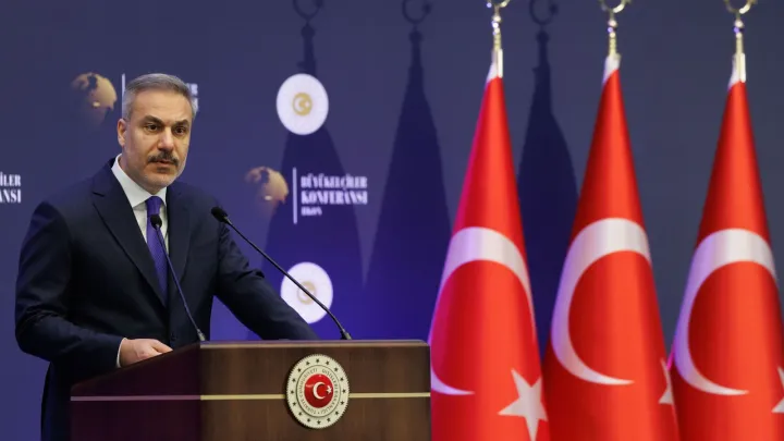 نشست سهسطحی روز جهانی خانواده زبان ترکی با حضور هاکان فیدان برگزار شد