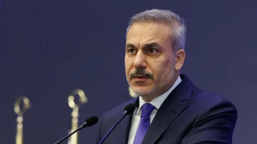 وزیر امور خارجه ترکیه بر ضرورت نقش‌آفرینی فعال آنکارا در نظام جهانی تأکید کرد