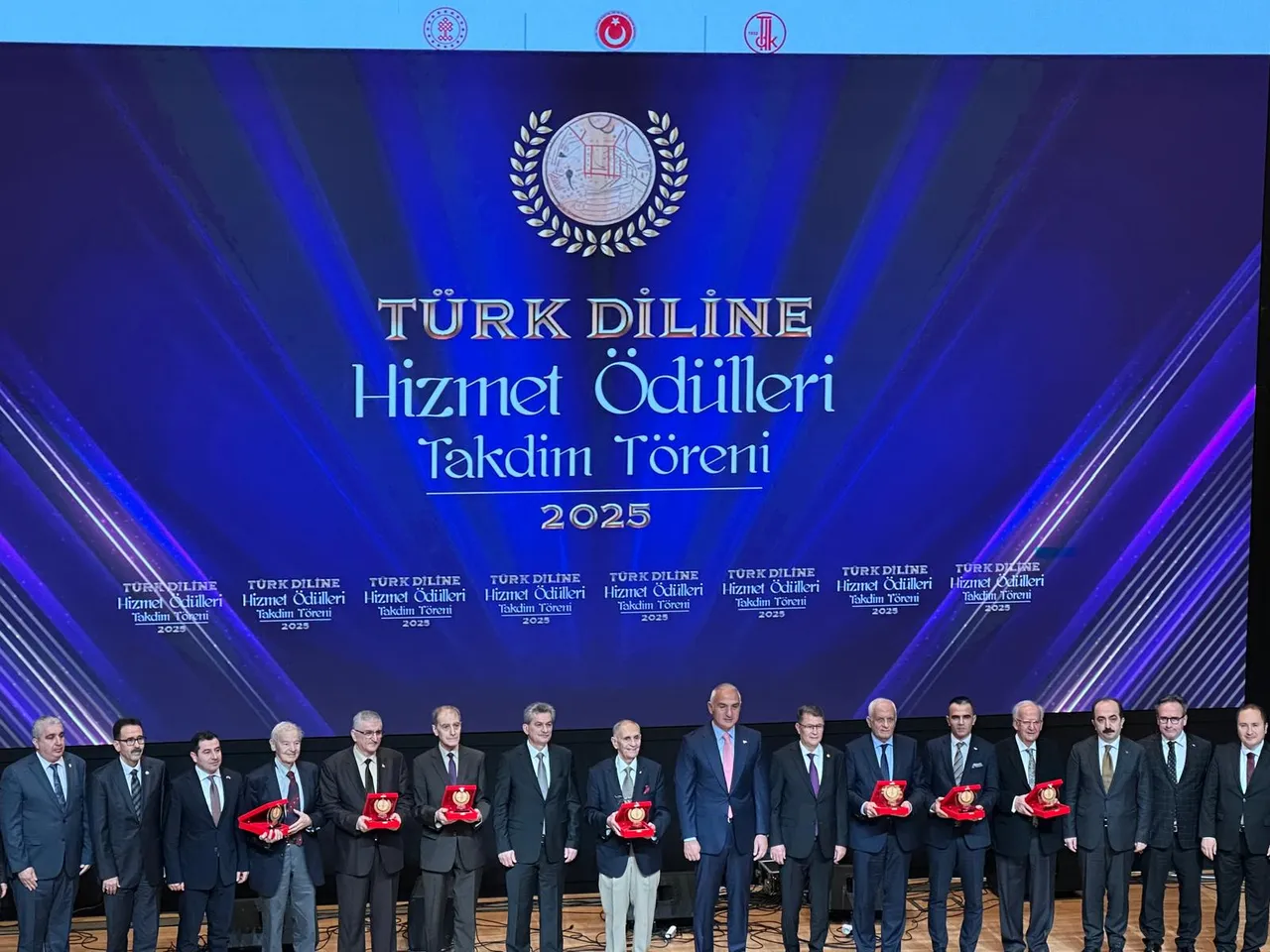 Átadták a Türk Nyelv Szolgálatáért díjakat