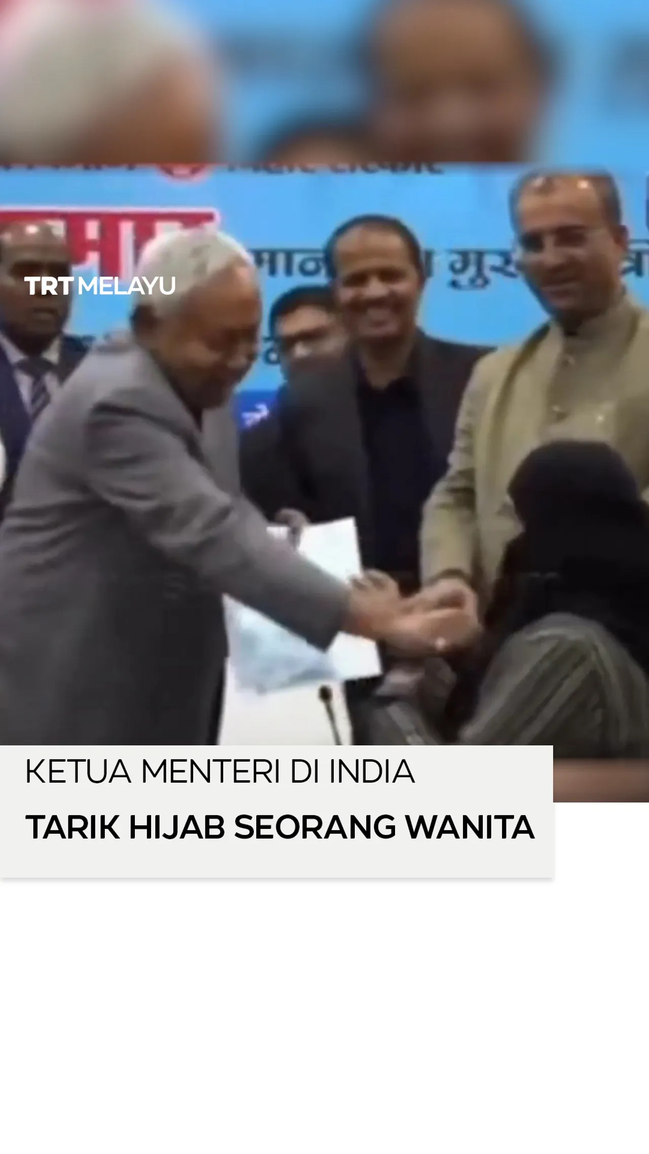 Ketua Menteri di India tarik hijab seorang doktor wanita