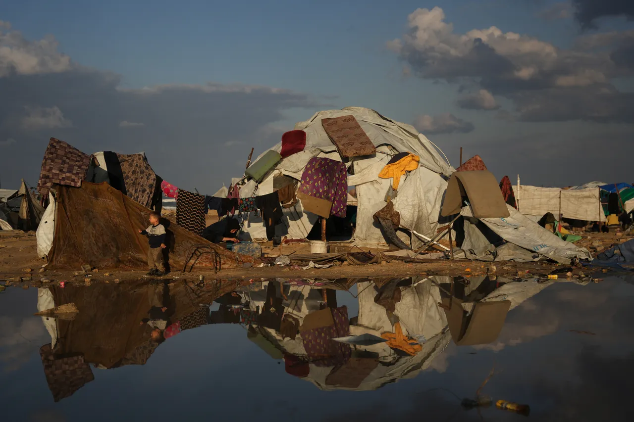 Gaza : De fortes pluies inondent un hôpital et détruisent des milliers de tentes