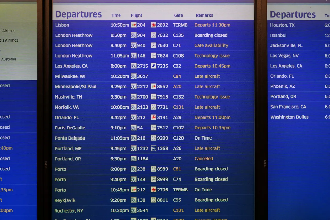 1,500 US flights cancelled amid severe winter storm warnings